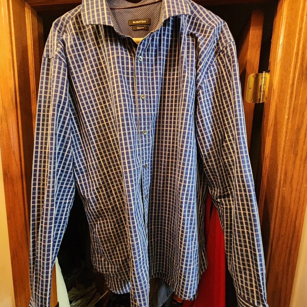 Bugatchi Men's Long Sleeve Button Down Shirt.